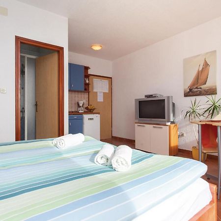 Stunning Apartment In Kornic With House Sea View Extérieur photo