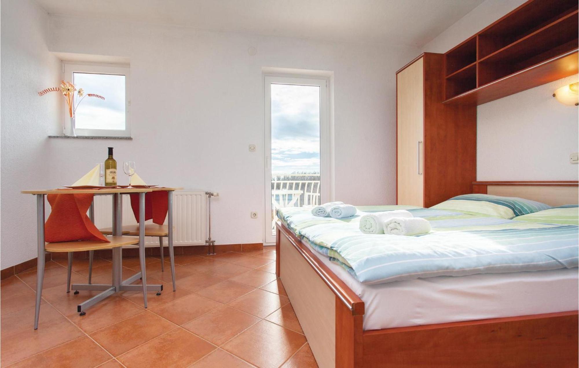 Stunning Apartment In Kornic With House Sea View Extérieur photo